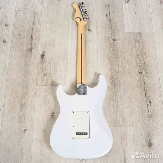 Fender Juanes Stratocaster Luna White