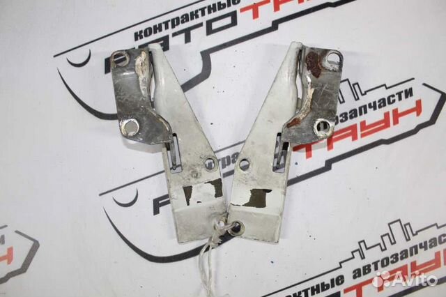 Кронштейн капота nissan bassara presage HU30 MU30