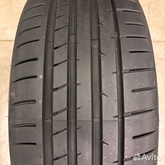 Leao Nova-Force Acro 255/35 R19 96