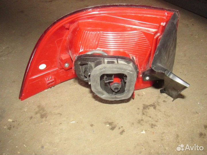Фонарь задний правый VW Touareg