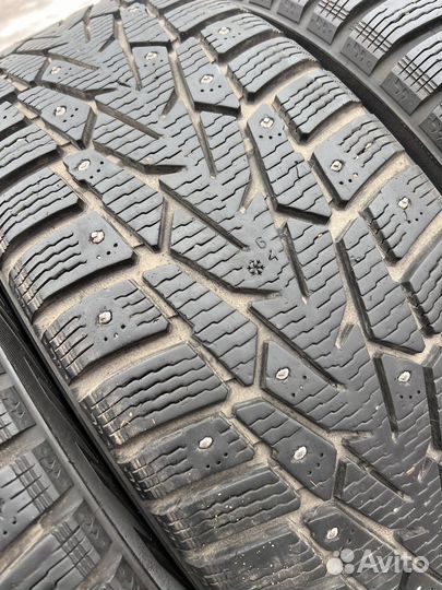 Nokian Tyres Hakkapeliitta 7 215/65 R16 102T