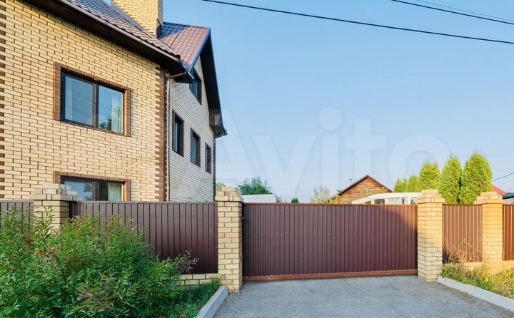 Коттедж 480 м² на участке 6 сот.