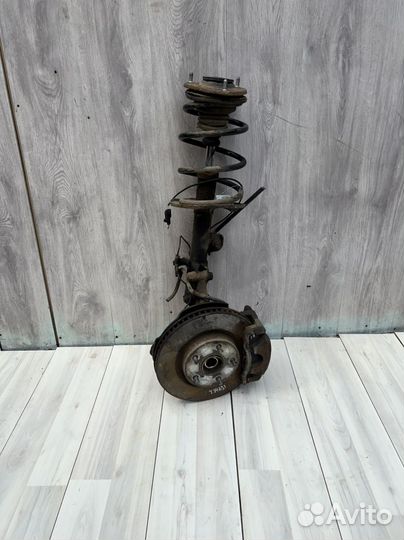 Стойка правая Тойота Рав 4 Toyota Rav 4