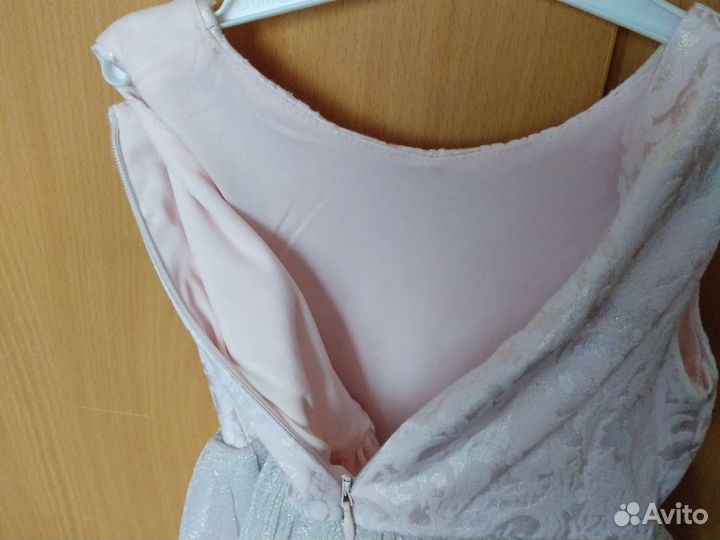 Нарядное платье для девочки, рост 104