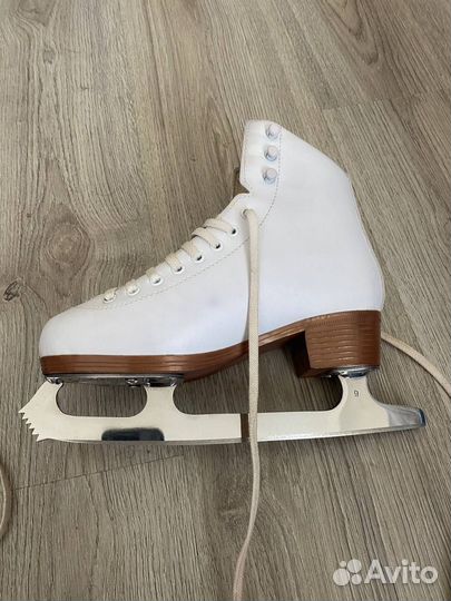 Коньки фигурные
