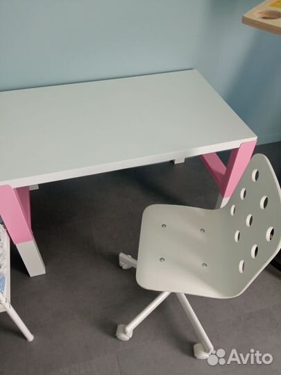 Стол детский со стулом. Новые