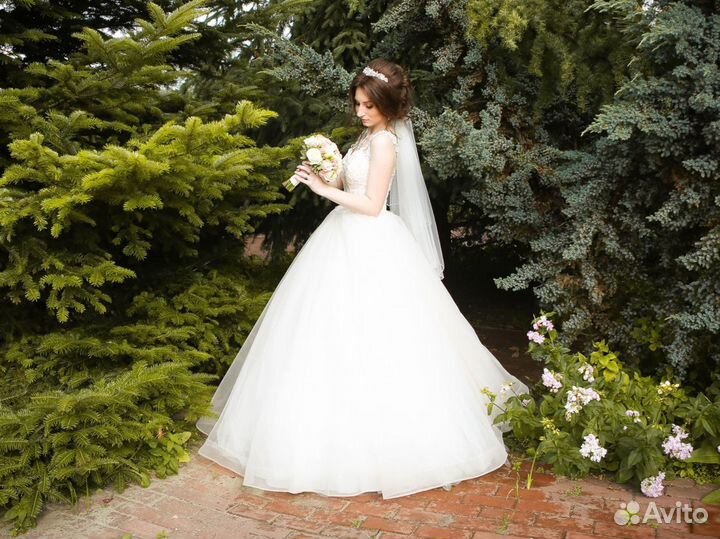 Свадебное платье