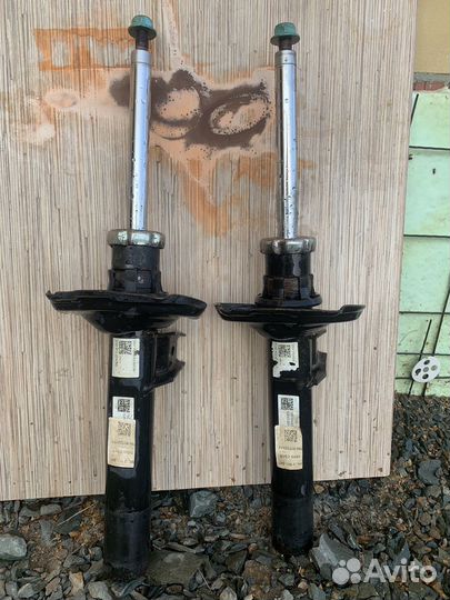 Стойки передние пара фольцваген гольф7