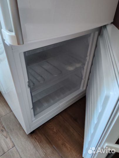 Холодильник Whirlpool бу