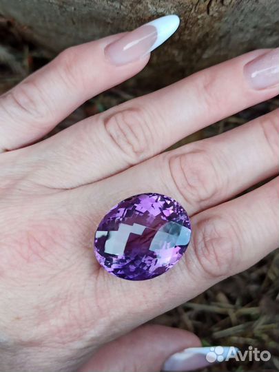 Фиолетовый природный аметист