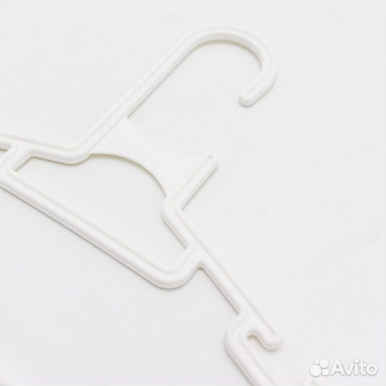 Вешалка детская с крючками белая