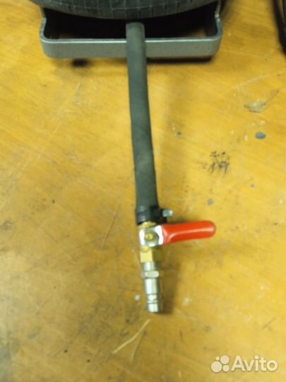 Домкрат пневматический