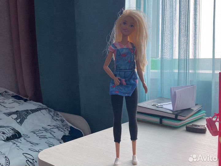 Кукла барби учитель рисования
