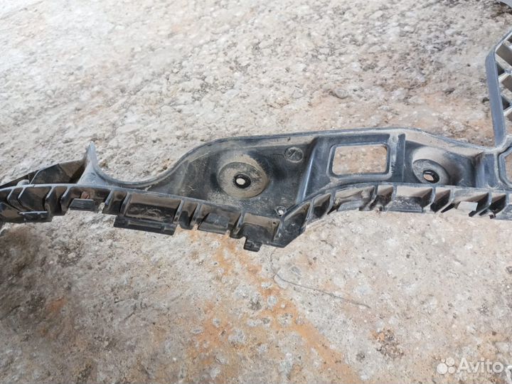 Крепление заднего бампера левое Volkswagen Polo 5