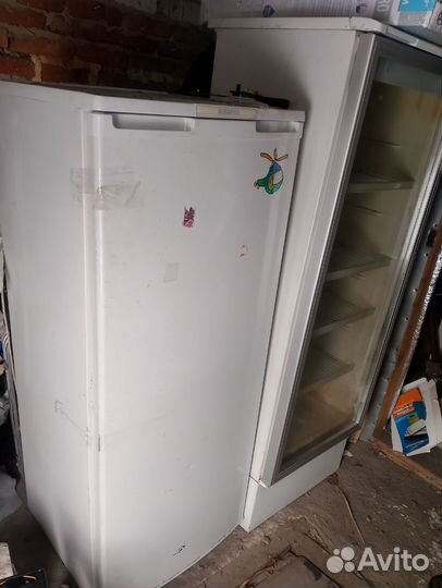 Холодильники и мойка нерж