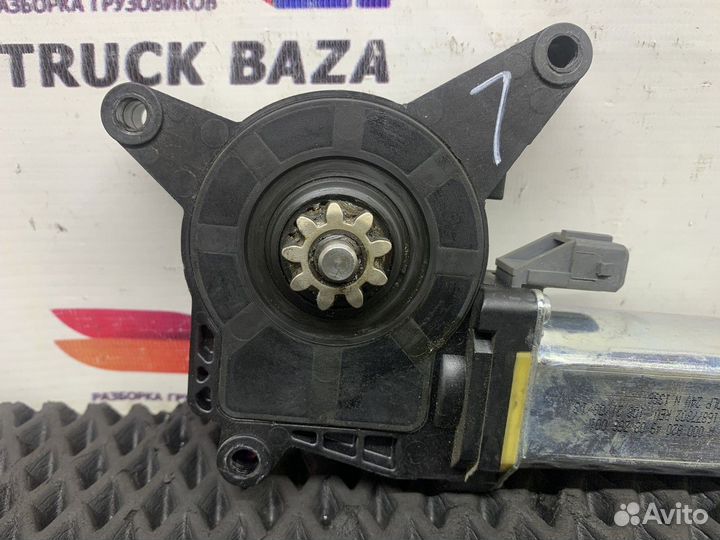 A0008204908 Моторчик стеклоподъемника левый