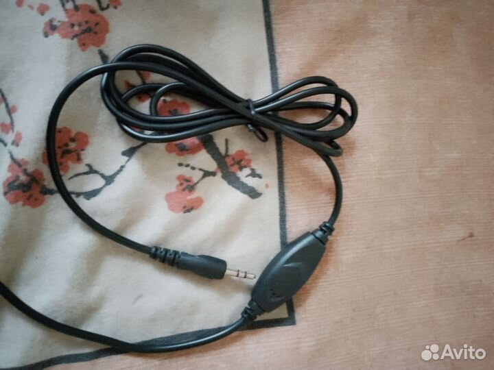 Наушники с микрофоном