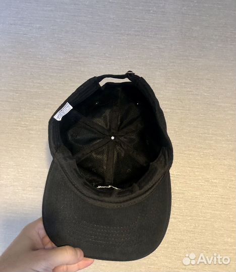 Кепка черная с надписью