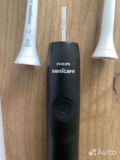 Электрическая зубная щетка Philips Sonicare 3100