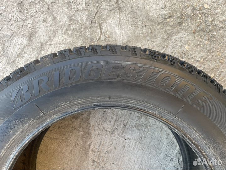 Bridgestone Blizzak Spike-01 205/60 R16