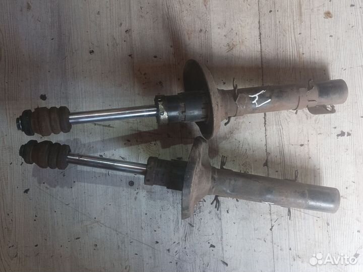 Передние амортизаторы Golf 4, Octavia 1U