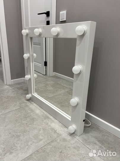 Зеркало с лампочками 85