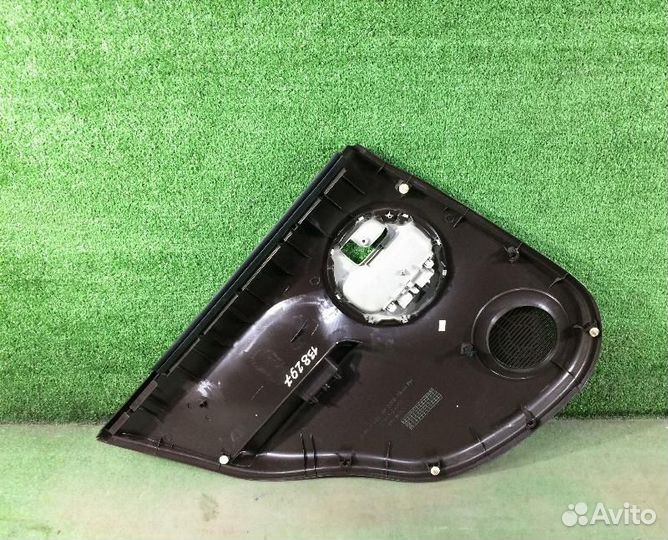 Обшивка двери задняя правая Toyota Passo KGC30