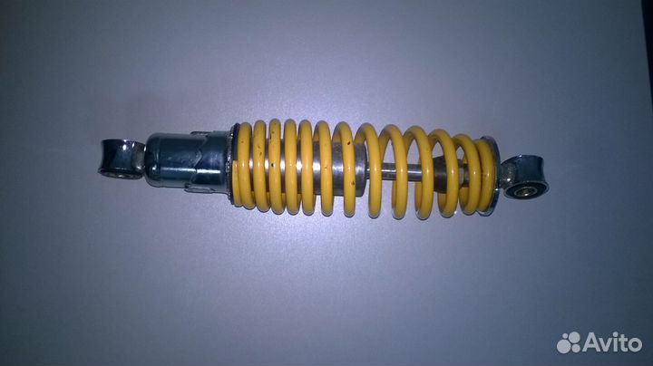 Продам задний амортизатор