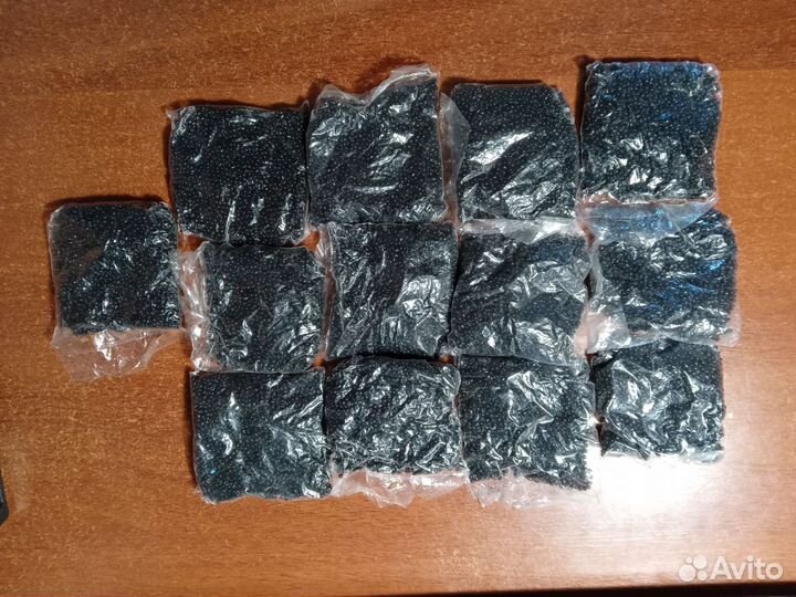 Бисер черный