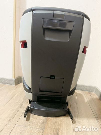 Автомобильное кресло