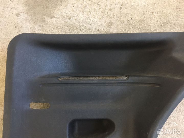 Обшивка салона задняя правая Peugeot 106 (5913)