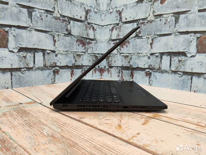 Игровой ноутбук intel-i5/2видеокарты/8Gb/SSD