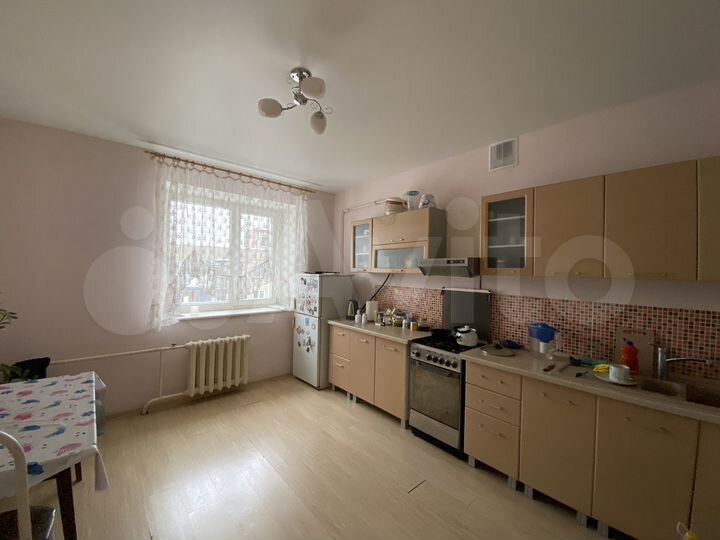 2-к. квартира, 83 м², 8/8 эт.