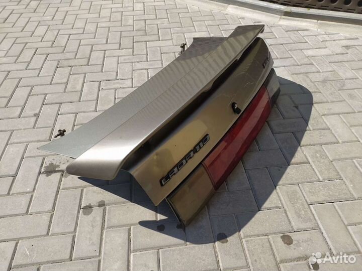 Продаётся крышка багажника 2110, в сборе