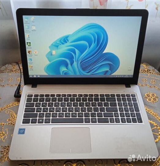 Ноутбук asus(4ядра)для работы и игр