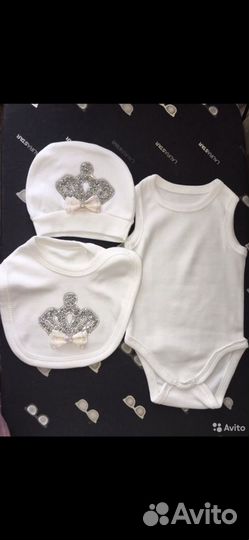 Набор на выписку из роддома или для крещения