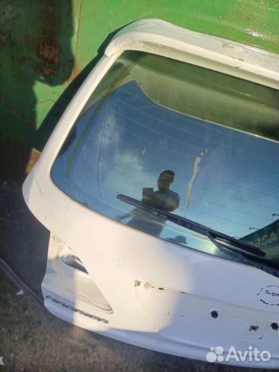 Дверь багажника Toyota Harrier MCU10 1mzfe