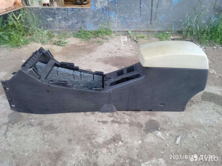 Подлокотник Lifan x60