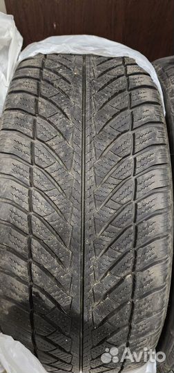 Goodyear UltraGrip 8 245/45 R19 102