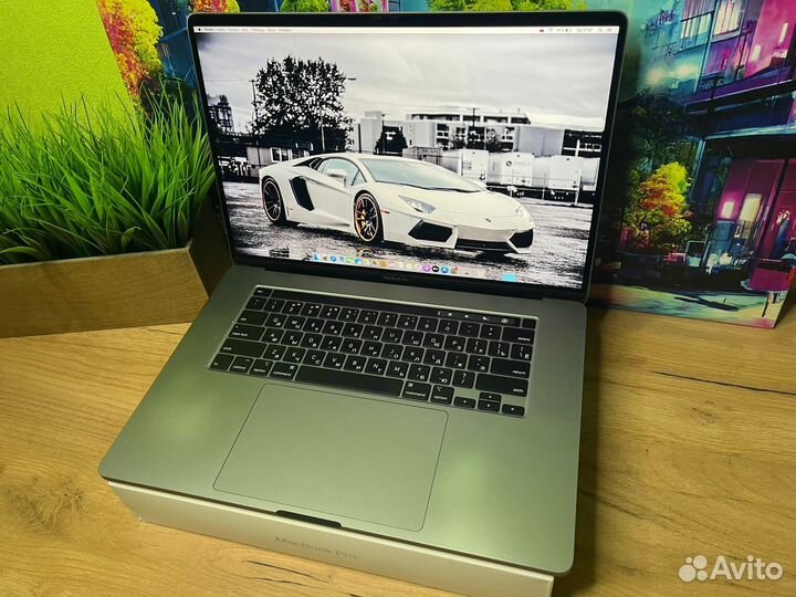 Macbook pro 16 2019 i7 16 512 8gb video