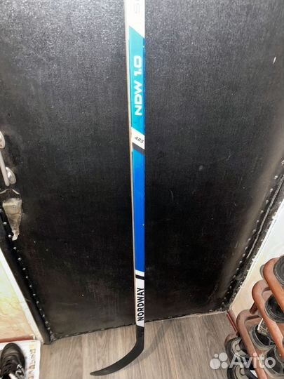 Клюшка хоккейная