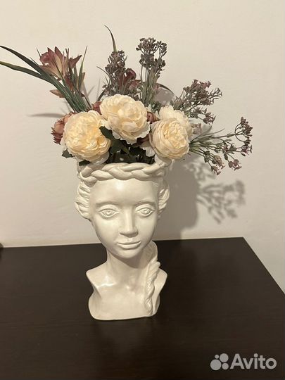 Продаю декоротивную статую