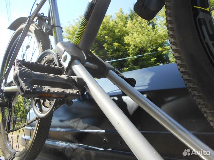 Крепление на крышу для перевозки велосипедов LUX