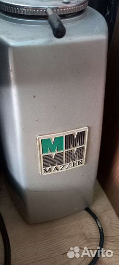 Кофемашина, кофемолка, миксер для коктейлей