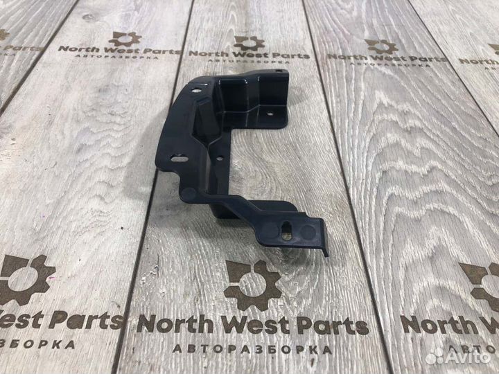 Кронштейн Tesla S электро 2013