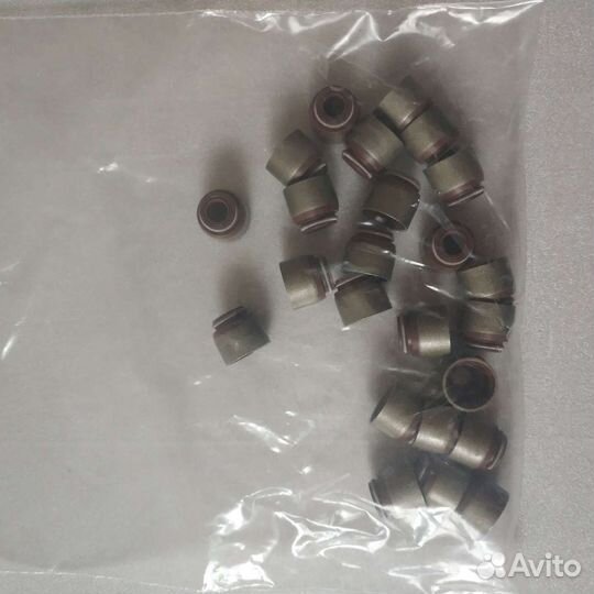 Маслосъемные колпачки