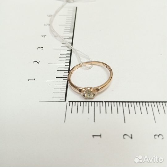 Золотое кольцо с бриллиантом 15,5р