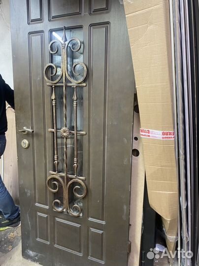 Дверь входная бу 88см правая