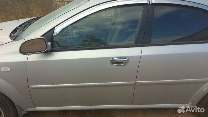 Двери Дэо лачети седан, на разборе