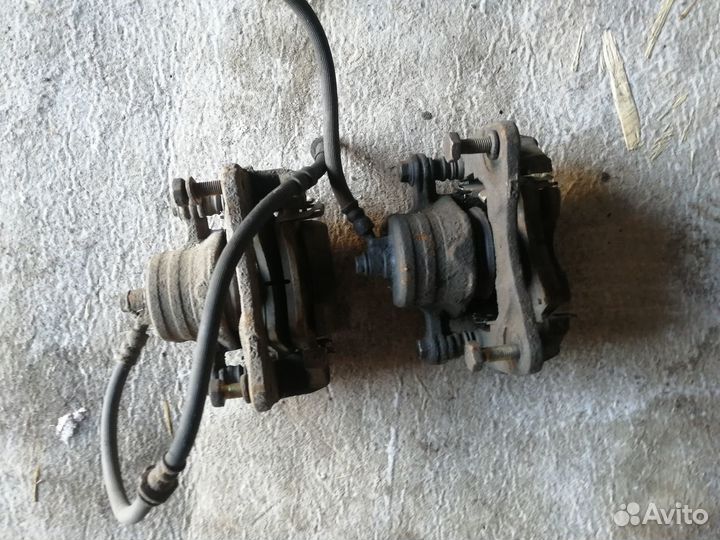 Тормозные суппорта передние nissan pulsar